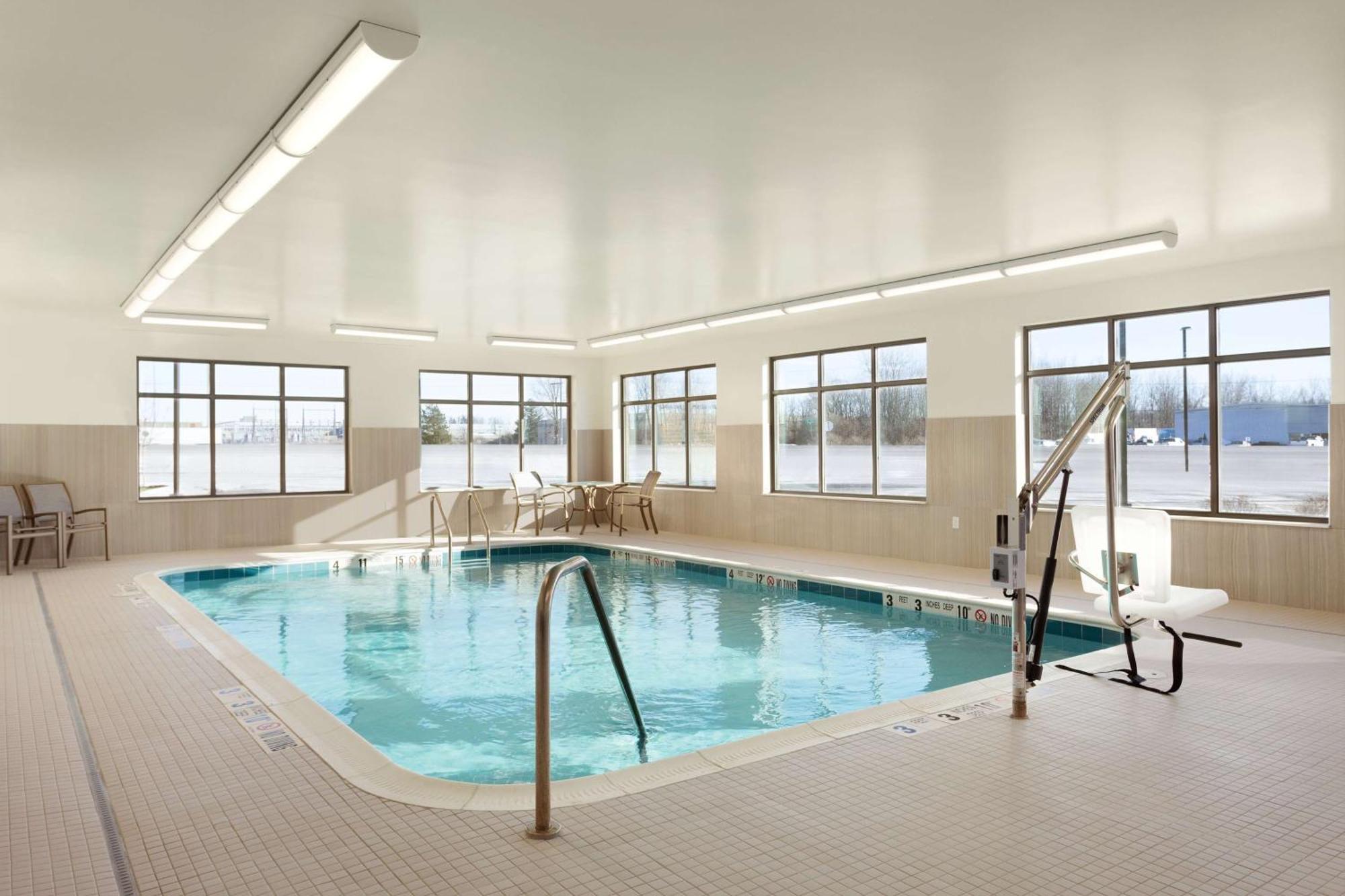 Homewood Suites By Hilton Syracuse - Carrier Circle Іст-Сіракуз Екстер'єр фото